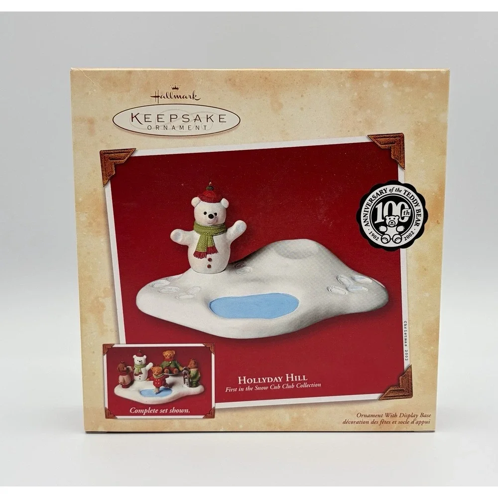 Hallmark 2002 Hollyday Hill Snow Cub Club Bear Ornament Display Base Vintage